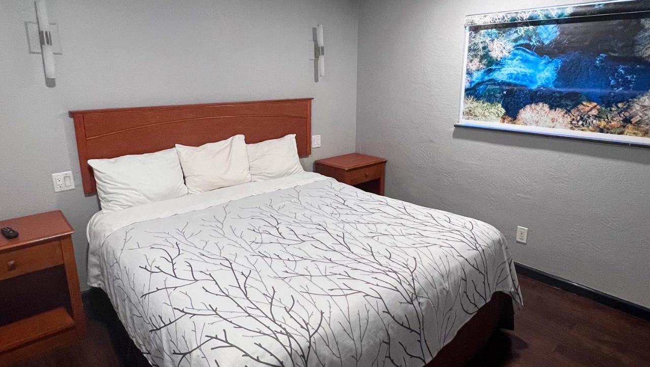 Anchorage Inn Lakeport Bagian luar foto