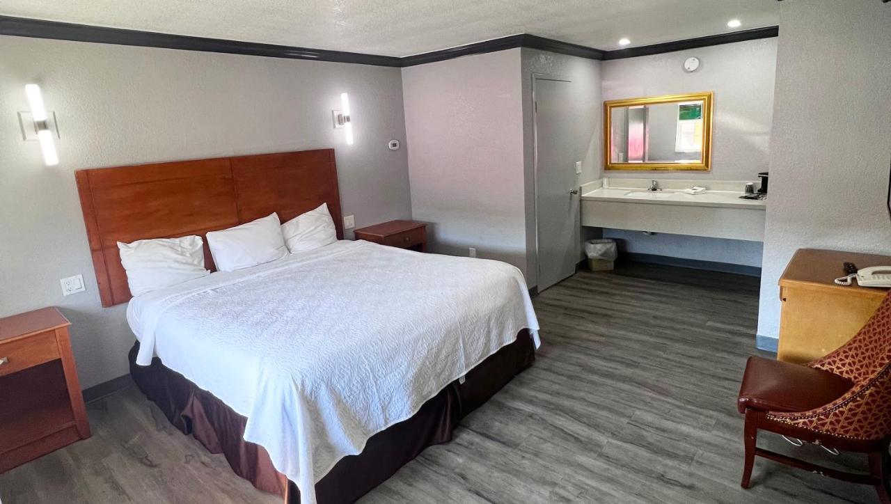 Anchorage Inn Lakeport Bagian luar foto