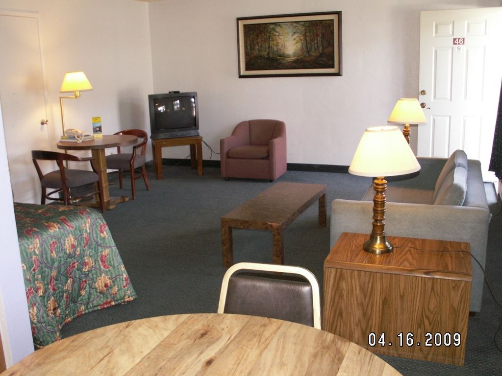 Anchorage Inn Lakeport Ruang foto
