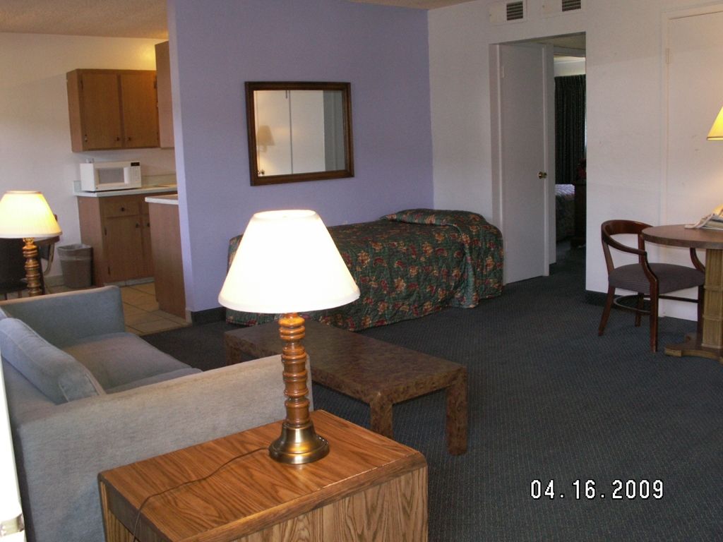 Anchorage Inn Lakeport Ruang foto